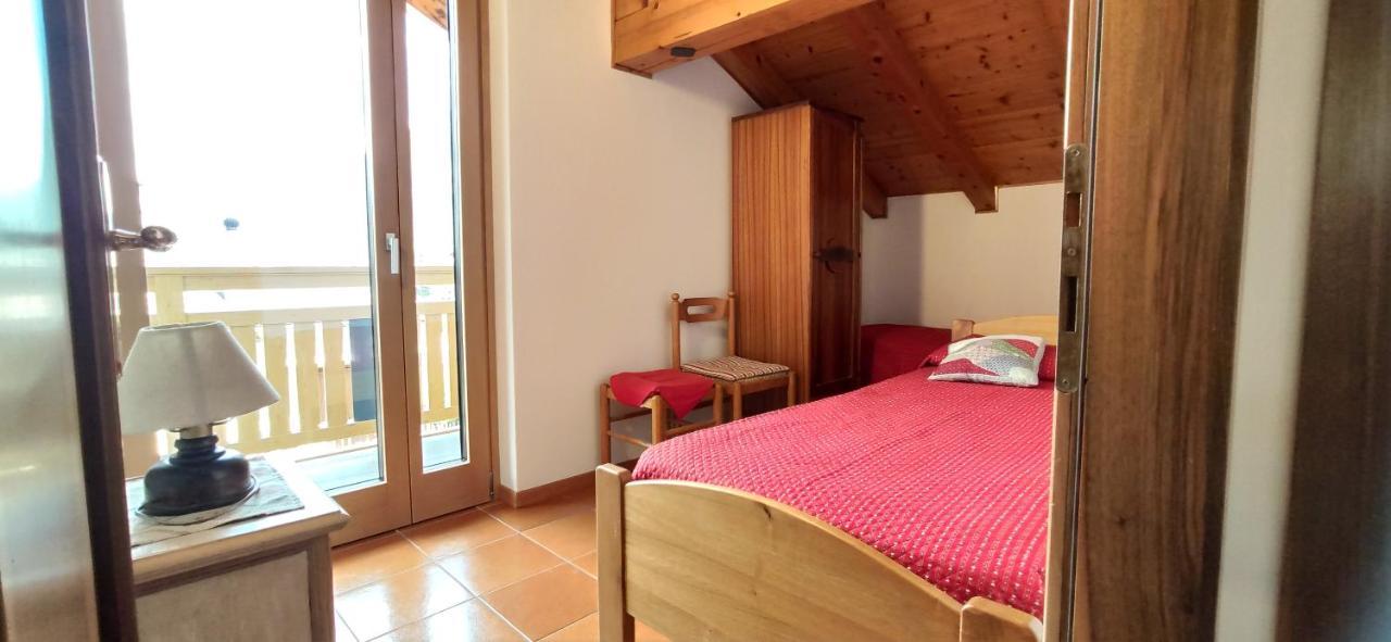 Mansarda A Carciato, Trilocale In Montagna Apartment Dimaro Exterior photo