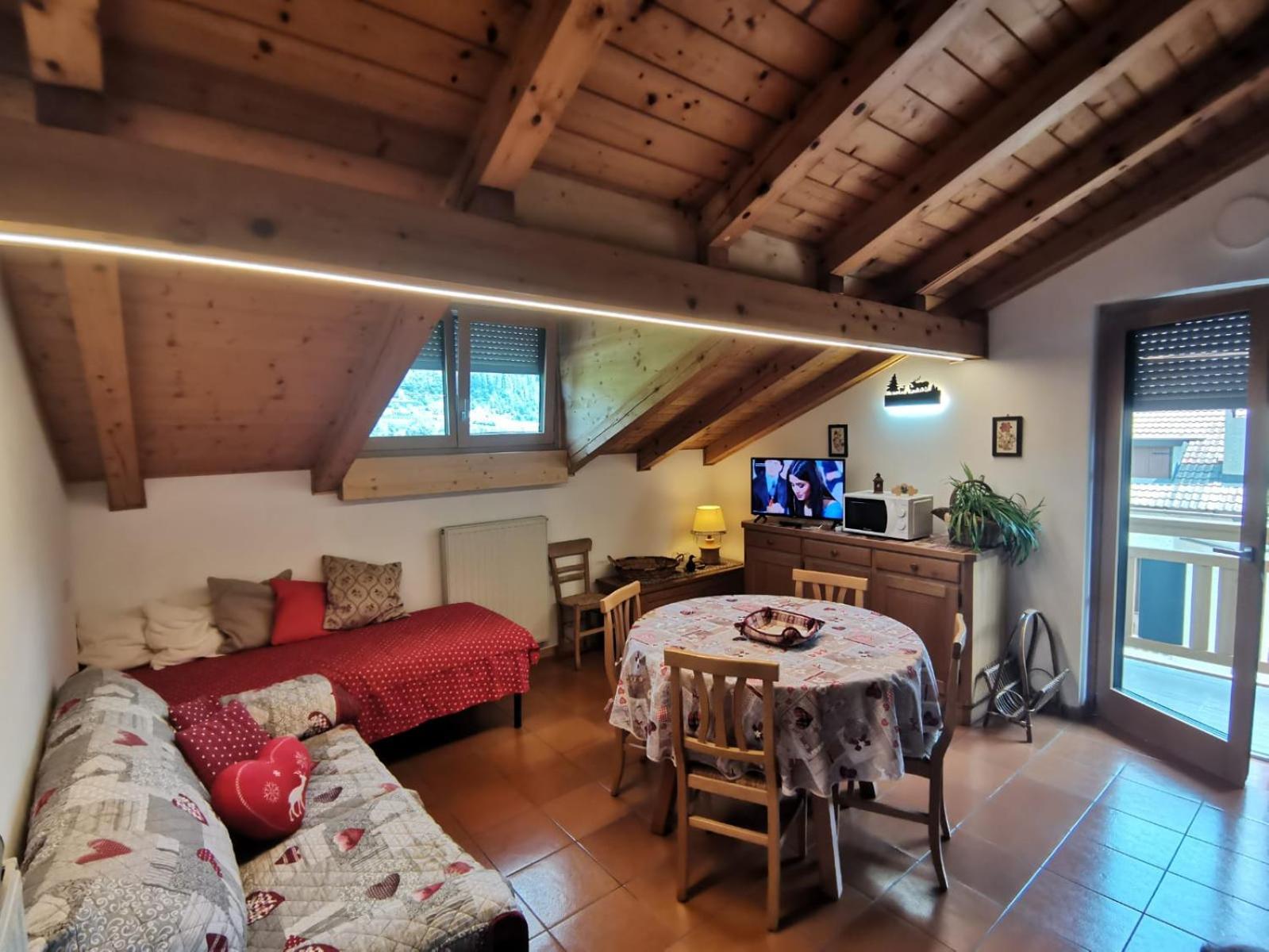 Mansarda A Carciato, Trilocale In Montagna Apartment Dimaro Exterior photo