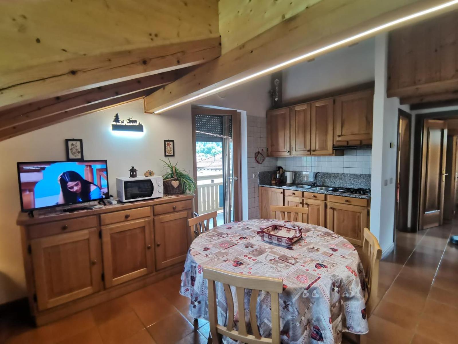 Mansarda A Carciato, Trilocale In Montagna Apartment Dimaro Exterior photo